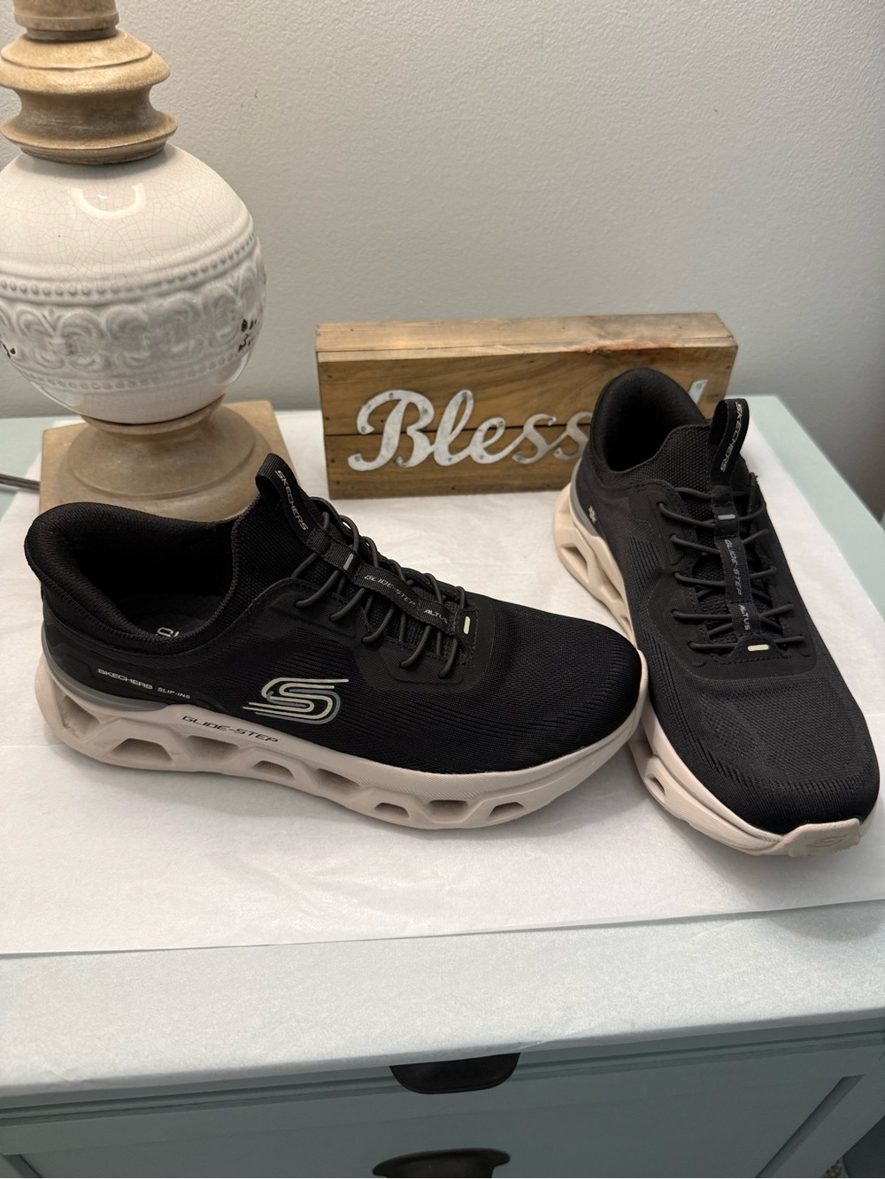 Women’s  Black skechers. Athletic Slip-On Lace Sneakers with Cream
